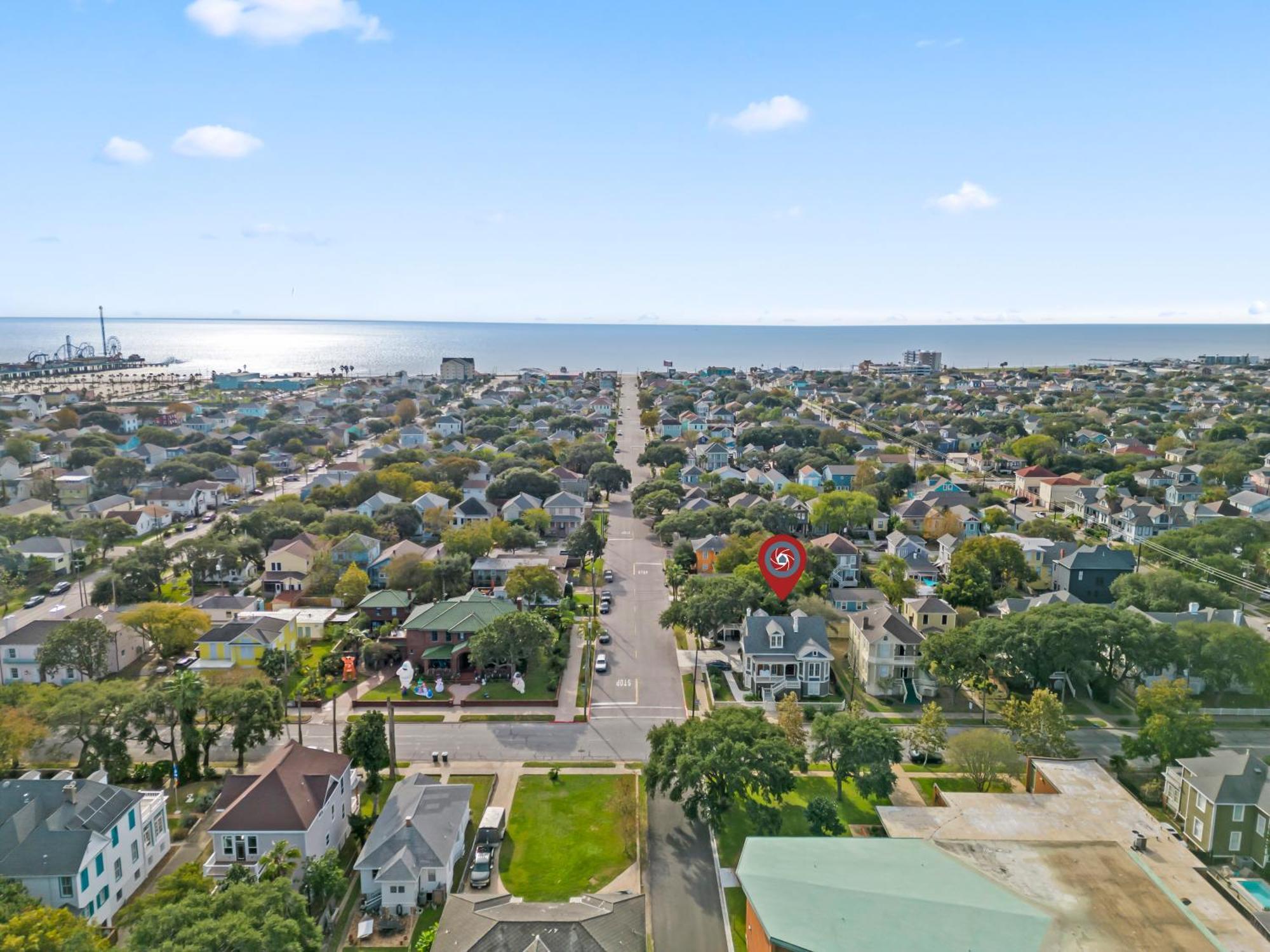 Historic Galveston Family Beach Home With 3 King Beds Eksteriør billede